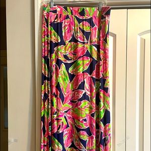 Lilly maxi skirt. EUC. Smoke free/pet free home.